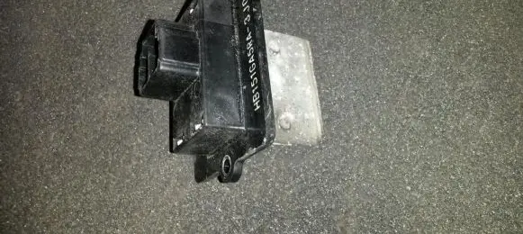 Mazda 626 Heater blower motor/fan resistor hb151ga5ra 3j07