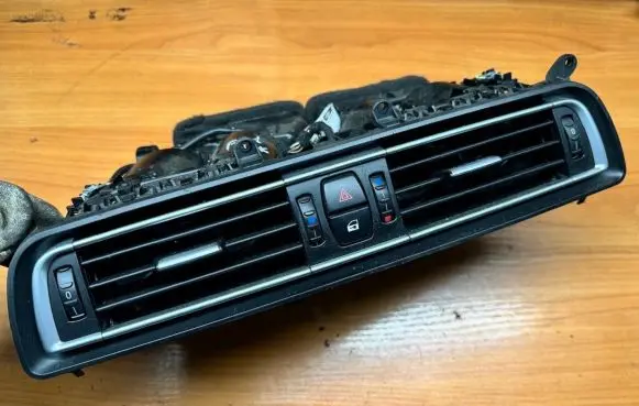 BMW 7 F01 F02 F03 F04 Dash center air vent grill 9115860 6505007