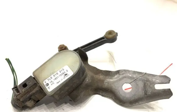 Audi Q7 4L Headlight/headlamp level sensor 1T0907503