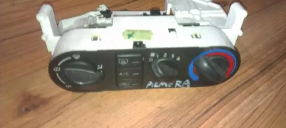 Nissan Almera Climate control unit