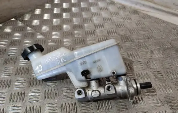 Hyundai ix35 Master brake cylinder