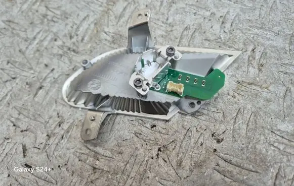 Mercedes-Benz C W204 Headlight part 1315320492 G102041