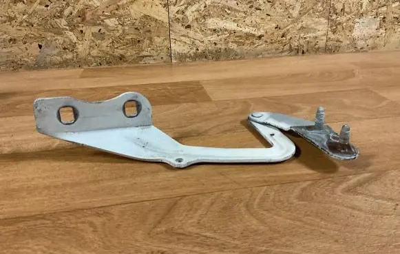 Ford Focus Engine bonnet/hood hinges 4M5116800AA