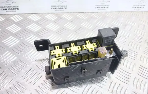 KIA Sorento Fuse module 0K53A67BX1