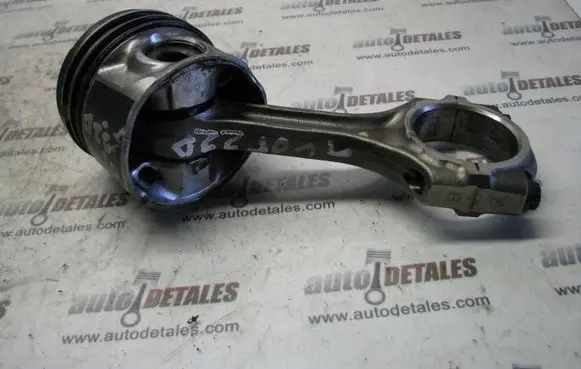 Toyota Avensis T250 Piston with connecting rod