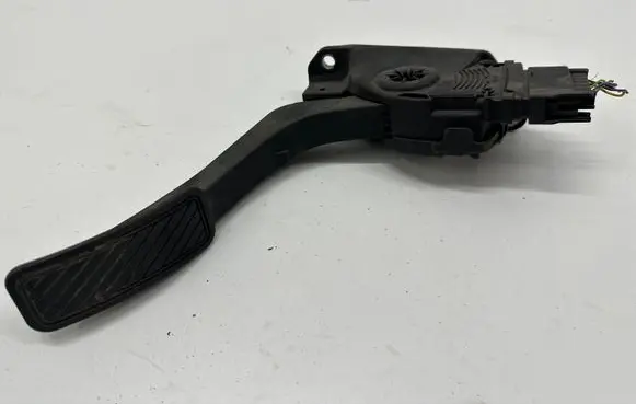 Ford Fiesta Accelerator throttle pedal 8V21836AA