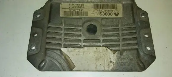 Renault Megane II Engine control unit/module 8200242405 216477845B 8200270246