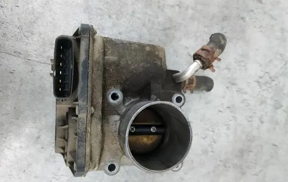 Toyota Corolla E120 E130 Throttle body valve 22030-0D021