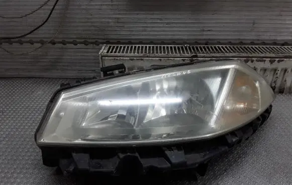 Renault Megane II Headlight/headlamp 8200073220J