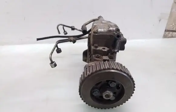 Skoda Octavia Mk1 (1U) Fuel injection high pressure pump 038130107D 0460404977