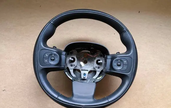 Fiat 500L Steering wheel 07355897320