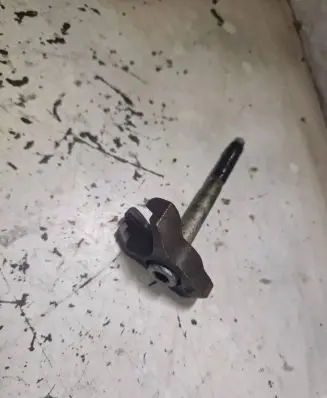 Citroen C5 Fuel Injector clamp holder 569222