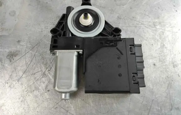 Volvo XC60 Front door window regulator motor 31674757 32214069