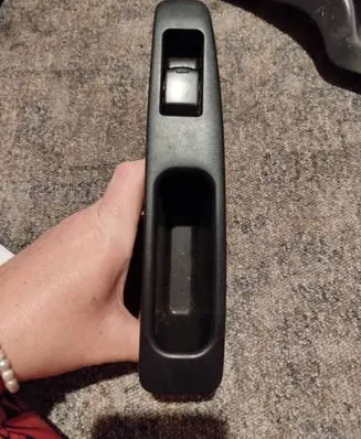 Nissan Qashqai Quarter vent window switch 25411BR00A 82951JD000