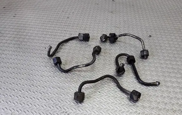 Citroen C5 Fuel injector supply line/pipe 