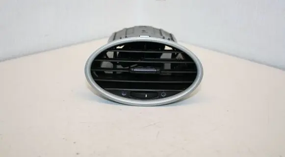 Ford Focus Dashboard side air vent grill/cover trim 4M51A014L21AD 4M51A014L21BC