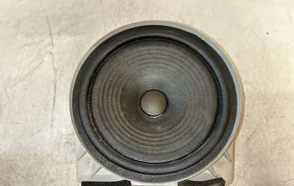 Honda CR-V Front door speaker F1687A