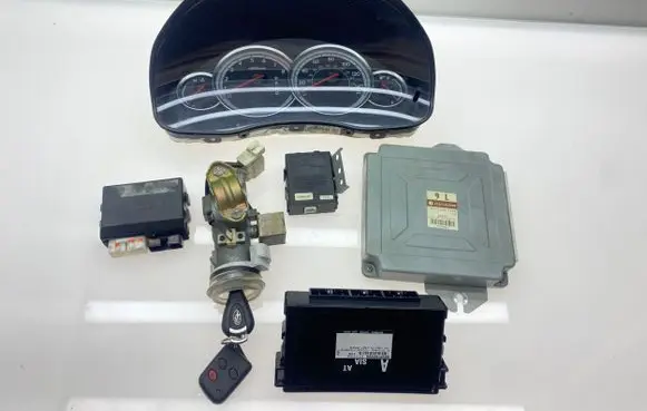 Subaru Legacy Engine ECU kit and lock set 