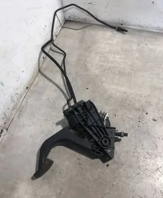 Mercedes-Benz Vito Viano W447 Clutch pedal A4472901200