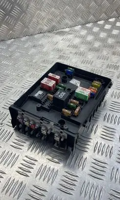Audi A3 S3 8P Fuse module 1K0937125A