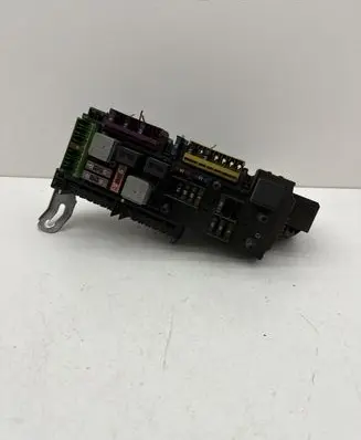 Mercedes-Benz CLS C218 X218 Fuse module A2129060505