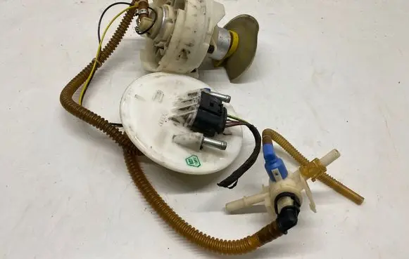Audi A6 S6 C5 4B In-tank fuel pump 8E0905087E