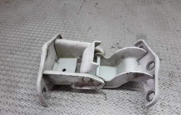 Opel Vivaro Loading door upper hinge 527428B