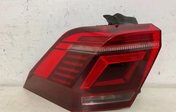 Volkswagen Tiguan Rear/tail lights 5NA945207J