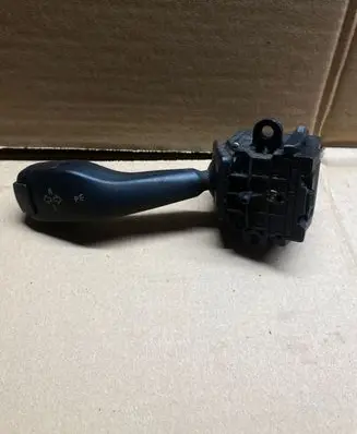 BMW 5 E39 Indicator stalk 8363668K 0110401025