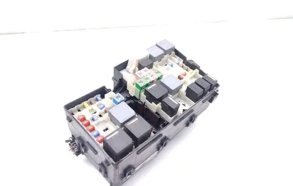 Ford C-MAX II Fuse module DM5T14K733HDD AV6T14A142AB E00027328