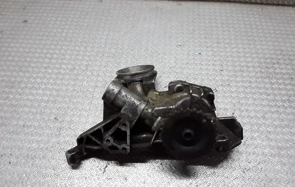 Audi A8 S8 D2 4D Oil pump 671085869