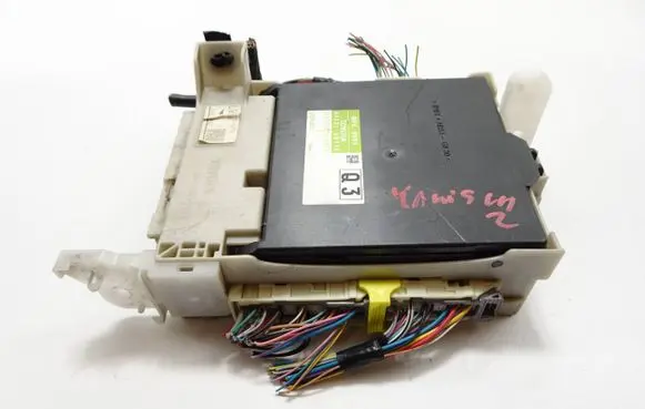 Toyota Yaris Central body control module 892210D110 MB2380008333