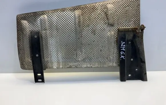 Mercedes-Benz E W211 Exhaust heat shield A2116800120 2116800120