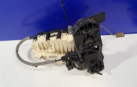 Mercedes-Benz S W221 Coupe door lock (next to the handle) A2217600534 A2217201335