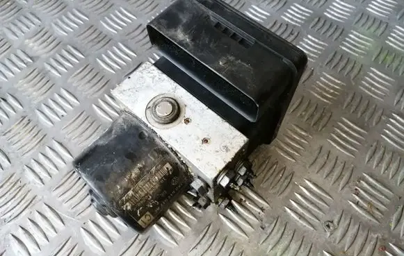 Volkswagen Touran I ABS Pump 1K0907379AC 1K0614517AE