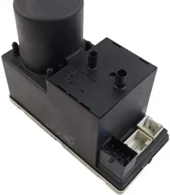 Audi A3 S3 8L Central locking vacuum pump 8D0862257B