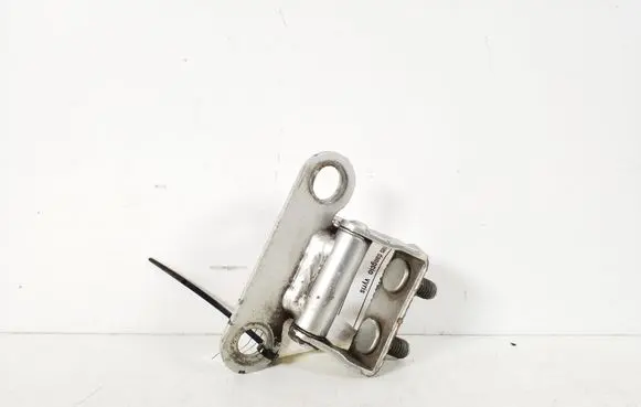 Toyota Corolla E120 E130 Tailgate/trunk/boot hinge 68810-02020