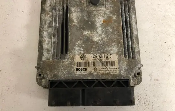 Volkswagen Golf V Engine control unit/module 03G906016ET
