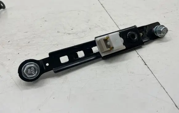 KIA Niro Seat belt height adjuster 