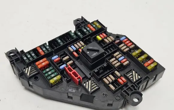 BMW M6 Fuse module 9264924 417033451 04029330