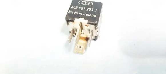 Volkswagen PASSAT B5 Other relay 443951253j 899511000