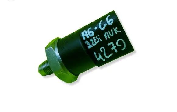 Audi A6 S6 C6 4F Fuel pressure sensor 06D906051A 0261545008