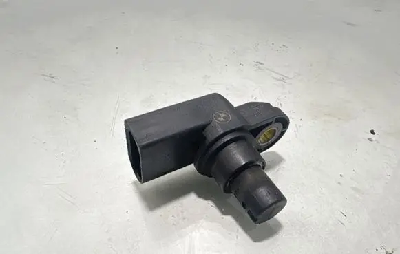 BMW 5 E60 E61 Camshaft position sensor 2249320