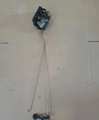 Renault Sandero I Rear door lock