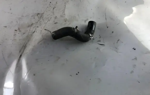 Toyota Auris 150 Engine coolant pipe/hose