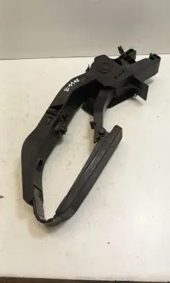 Mercedes-Benz C W203 Accelerator throttle pedal A2113000404 2113000404