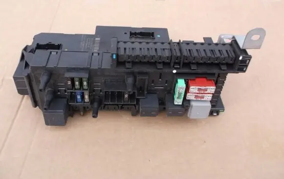 Mercedes-Benz SLK R172 Fuse module A1729060105