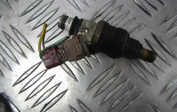 Hyundai Elantra Fuel injector 9250930001 35310-32560