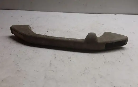 Volkswagen PASSAT Rear interior roof grab handle 321857607B