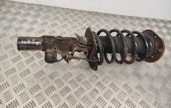Volvo XC70 Front shock absorber with coil spring 30781484